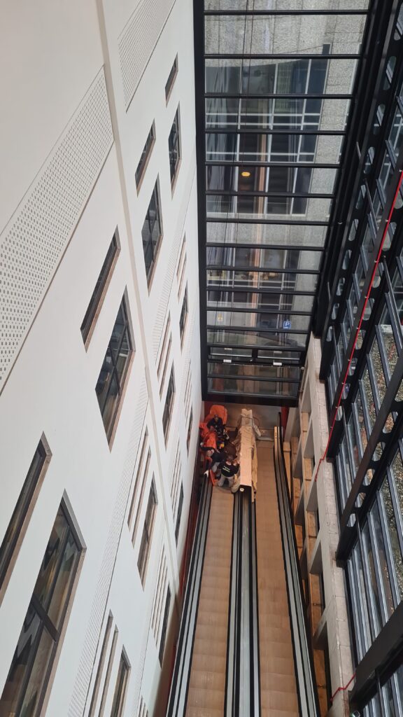 Dims Onderhoud Schildert een school
